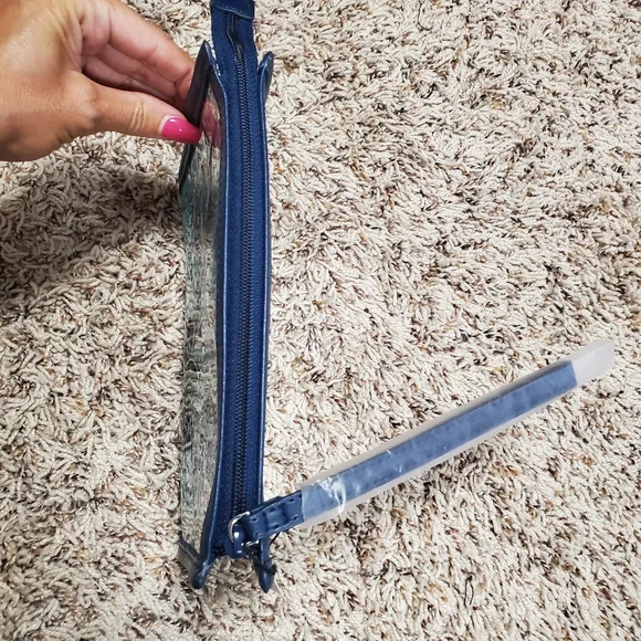 Vera Bradley Factory Style Clear Beach Wristlet NWT - Picture 4 of 7